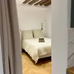 ホームステイ Sejour Magique Au Coeur De パリ